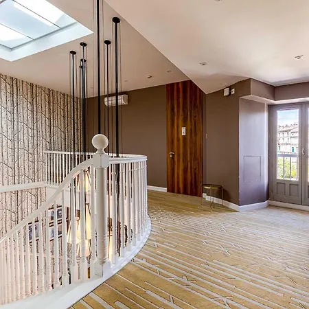 Le Saint Gelais Hotel 4*