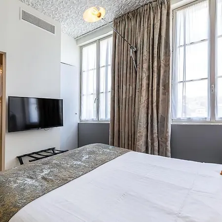 Hotel Le Saint Gelais 4*