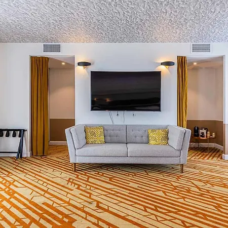 Le Saint Gelais Hotel 4*