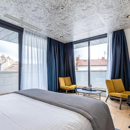 Hotel Le Saint Gelais 4*