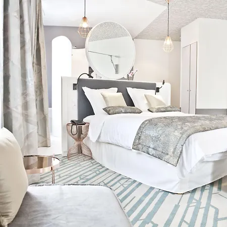 Le Saint Gelais Hotel 4*