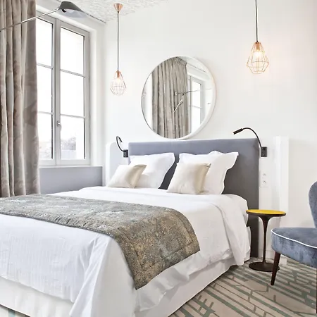 Hotel Le Saint Gelais 4*