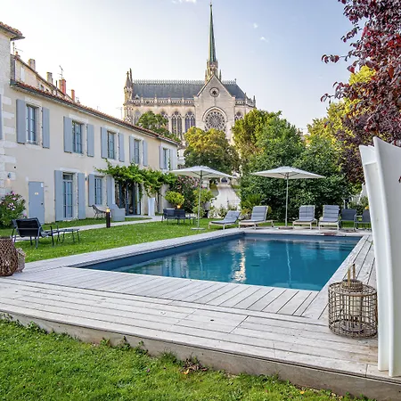 Le Saint Gelais Hotel 4*