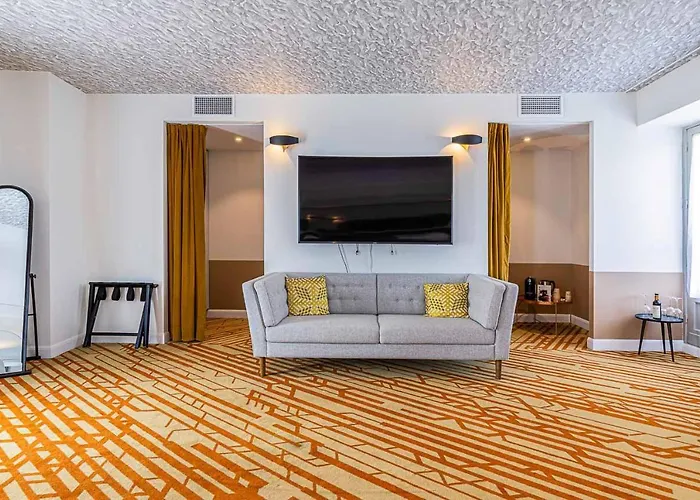 Le Saint Gelais Hotel 4*