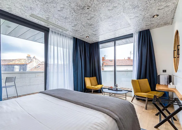 Hotel Le Saint Gelais 4*