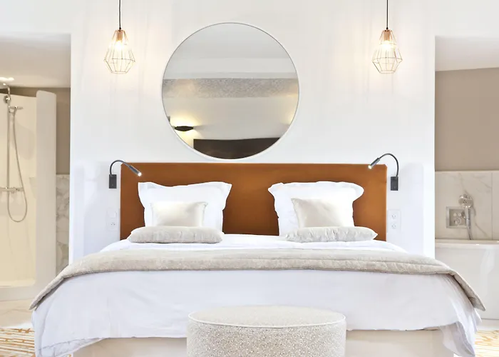 Hotel Le Saint Gelais 4*