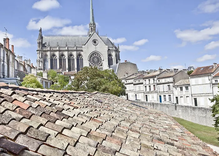 Hotel Le Saint Gelais 4*